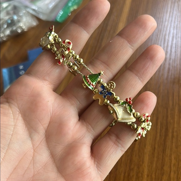 NWT Avon Holiday Classics Slide Bracelet 🦖 - Picture 6 of 6
